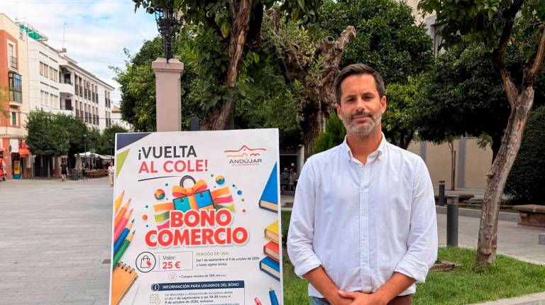 <i>El concejal de Promoción, Juan Carlos Martínez, presenta la campaña. / Ayuntamiento de Andújar / Europa Press</i>
