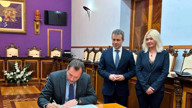 El Ministro Puente visita el Ayuntamiento de Jaén