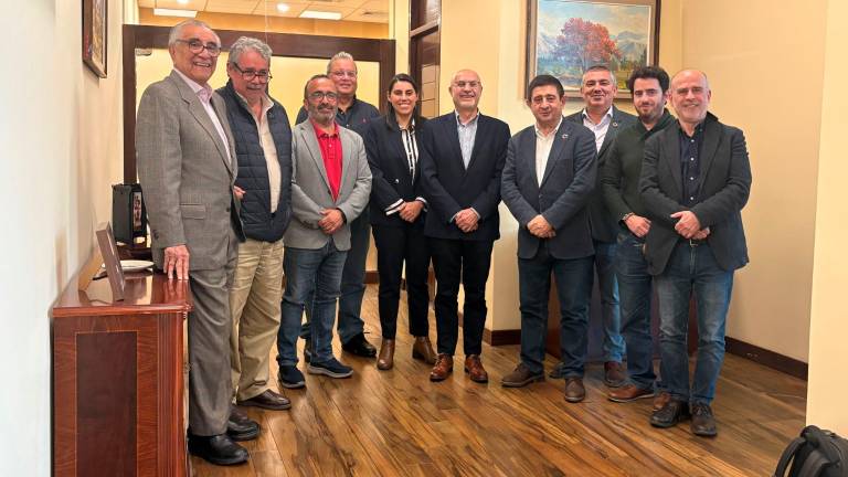 Reunión del presidente de Famsi con el ministro de Presidencia boliviano. / DIputación de Jaén.