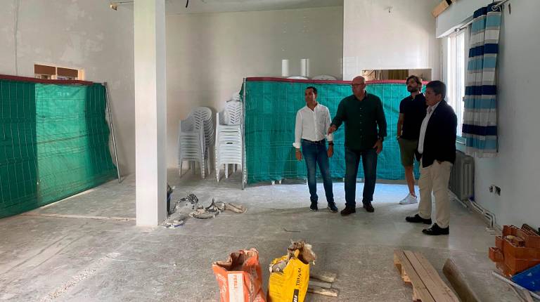 <i>Francisco José Solano visita las obras que se llevan a cabo en el centro. / Ayuntamiento de Jaén.</i>