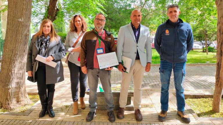 Colectivos vecinales del Polígono del Valle se reúnen con el Ayuntamiento para hablar sobre las zonas verdes