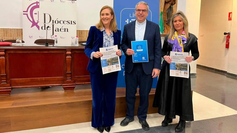 <i>Ana Gámez, Juan Ignacio Damas y Lola Ocaña, en la presentación. / Álvaro Guzguti / Diario JAÉN.</i>