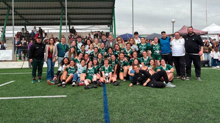 El Jaén Rugby Femenino celebra el título de campeonas por todo lo alto