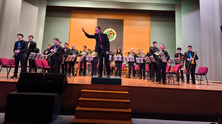 El concierto Metally Band suma otro éxito en la UJA