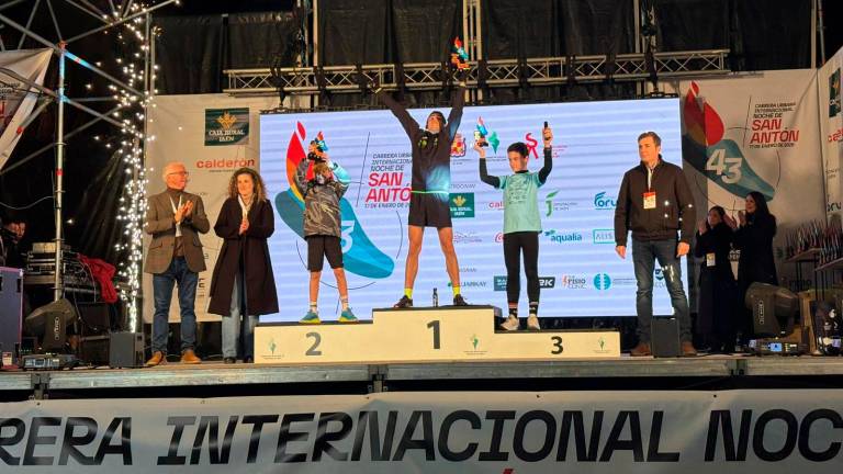 Fotogalería: La noche en la que Jaén ardió y corrió al unísono por la San Antón