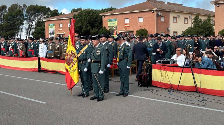 La jura de bandera de la Guardia Civil en Baeza, en imágenes