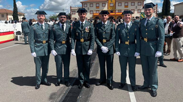 La jura de bandera de la Guardia Civil en Baeza, en imágenes
