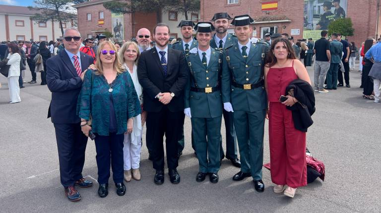 La jura de bandera de la Guardia Civil en Baeza, en imágenes