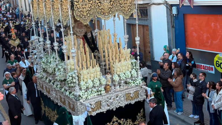 Linares se pone en pie ante la Oración en el Huerto en un espléndido Lunes Santo