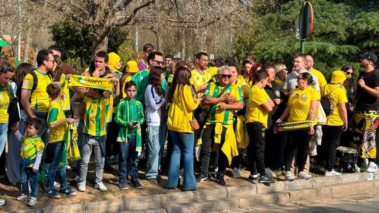 Fotogalería: Granada se tiñe de amarillo