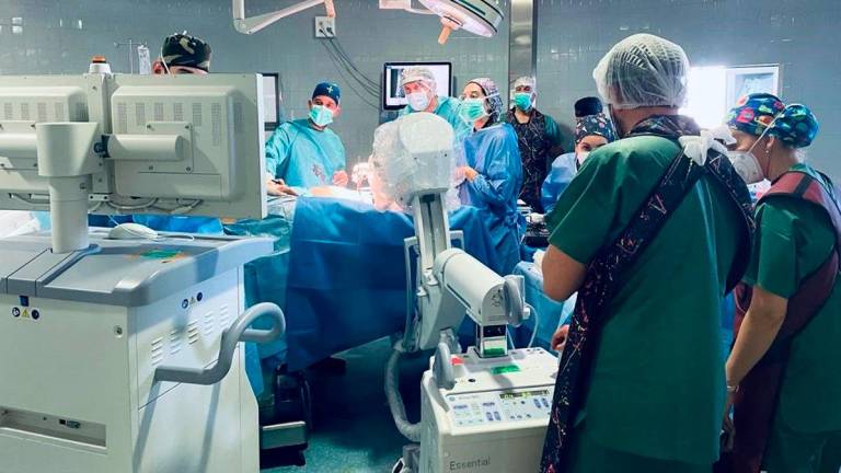 El Hospital de Jaén incorpora las últimas técnicas quirúrgicas en fractura de tibia