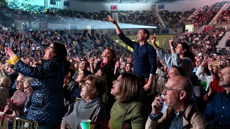 Fotogalería: Así se vivió el concierto de Raphael desde la pista