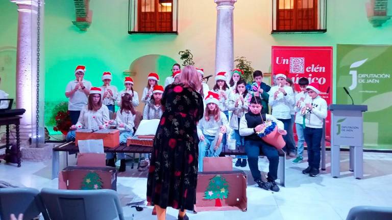 Los Baños Árabes incorporan la exposición de un belén napolitano