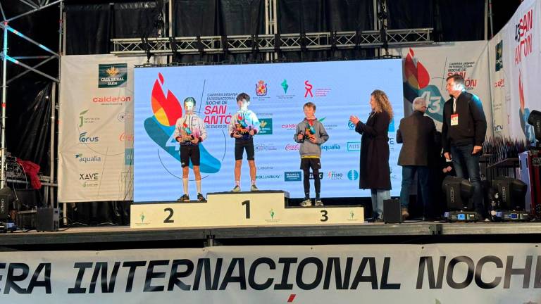 Fotogalería: La noche en la que Jaén ardió y corrió al unísono por la San Antón