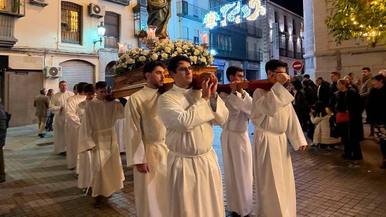 La juventud impulsa una jornada de hermanamiento en la procesión de la Inmaculada Concepción