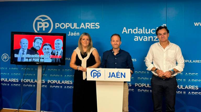 <i>Elena González, Erik Domínguez y Agustín González, en rueda de prensa. Archivo. / PP Jaén.</i>