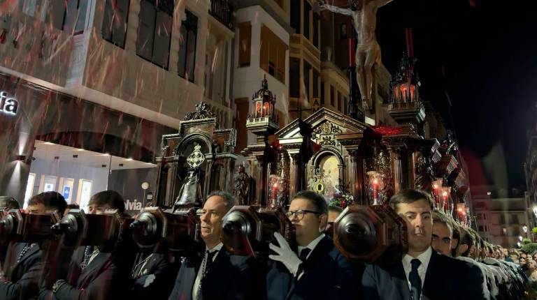 <i>La Hermandad de la Buena Parte, durante la procesión extraordinaria. / Pablo Espinosa Luna / Diario JAÉN.</i>