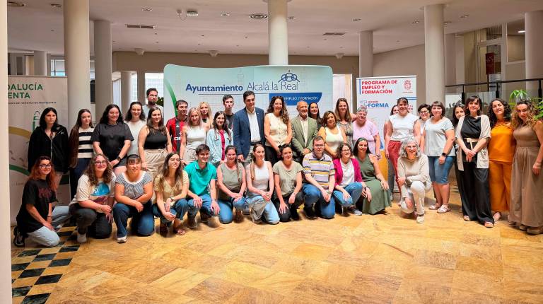 <i>Ana Mata inaugura dos proyectos PEF en Alcalá la Real. / Junta de Andalucía.</i>