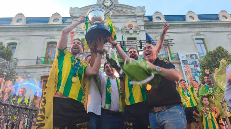 Los mejores momentos de la celebración de la Copa del Rey del Jaén Paraíso Interior