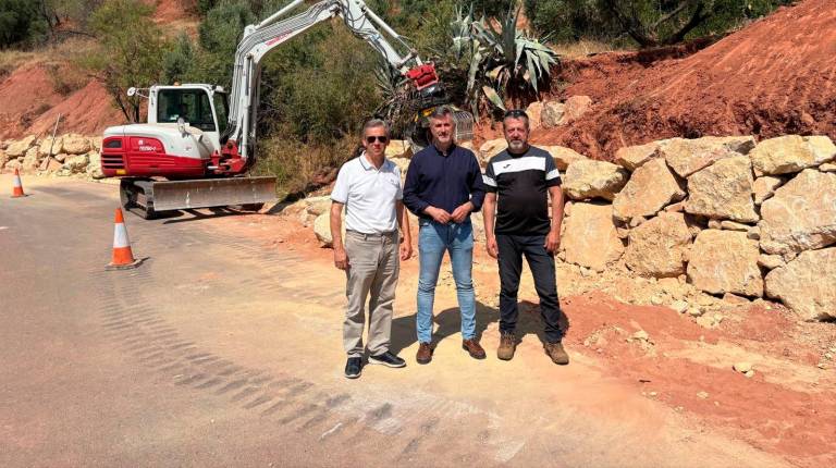 <i>Visita a obras en carreteras de Diputación en Chiclana de Segura. / Diputación de JAÉN. </i>