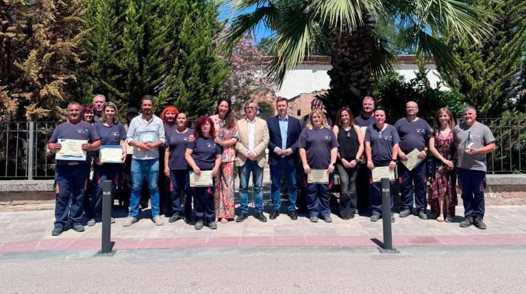 <i>La delegada de Gobierno de la Junta de Andalucía por suplencia, Ana Mata, clausura hoy, junto con el teniente de alcalde, Enrique Mendoza, este proyecto denominado “Linforem”. / Junta de Andalucía.</i>