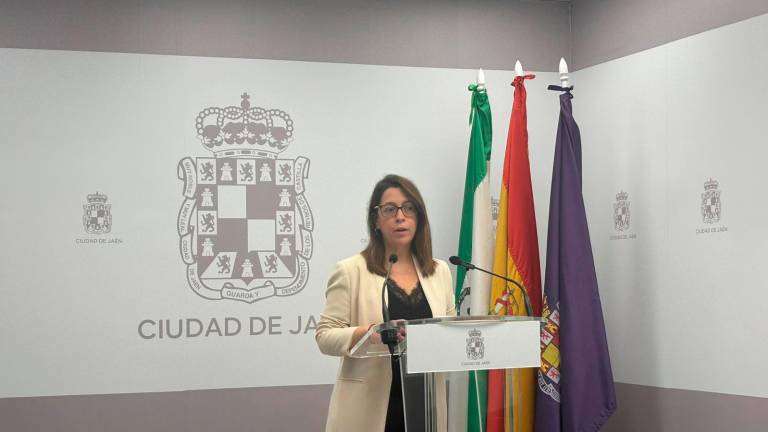 África Colomo, segunda teniente de alcalde y concejala de Urbanismo, durante la rueda de prensa. / Juanfran Paredes / Diario JAÉN.