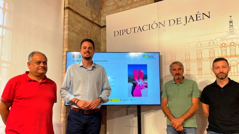 <i>Presentación ruta esculturas singulares Parque Natural de las Sierras de Cazorla, Segura y Las Villas. / Diputación de Jaén. </i>
