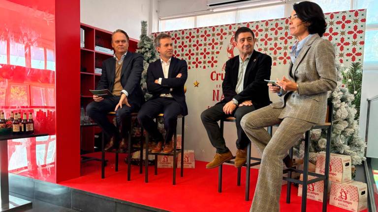 Etienne Strijp, Julio Millán, Francisco Reyes y Carmen Ponce durante la presentación. / Juanfran Paredes / Diario JAÉN.