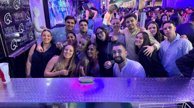 Fotogalería: Jaén vibra entre volantes el mejor ambiente del primer domingo de San Lucas