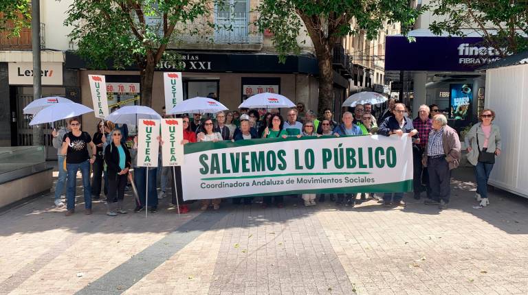 <i>Concentración de la Coordinadora Andaluza de Movimientos Sociales en Jaén. / Pablo Espinosa. Diario JAÉN</i>