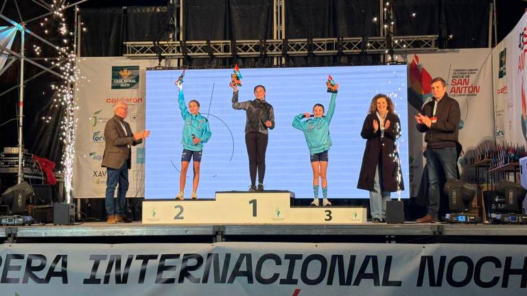 Fotogalería: La noche en la que Jaén ardió y corrió al unísono por la San Antón