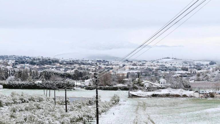 Las sierras de Jaén amanecen teñidas de blanco