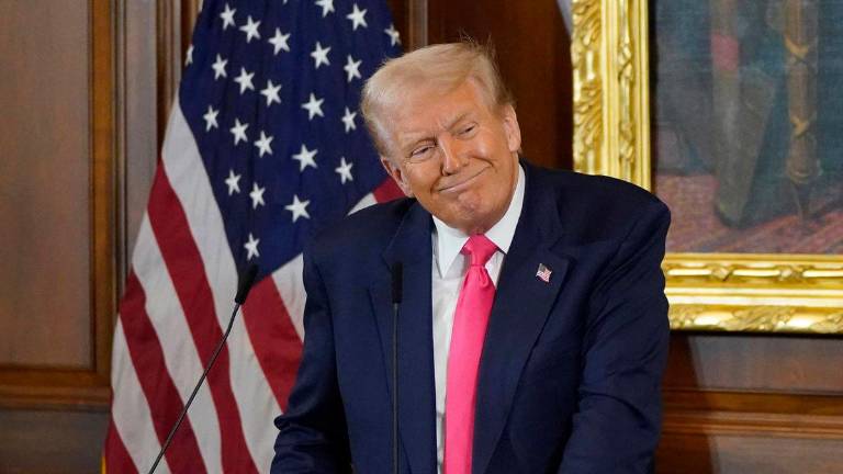 Trump asegura que Irán dejará pasar “20 grandes petroleros” por el estrecho de Ormuz como señal “de respeto”