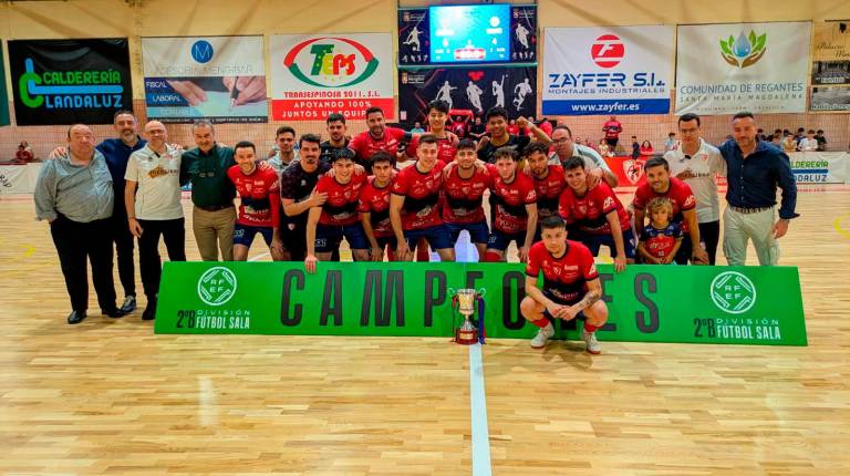 <i>Plantilla del Oleoinnova que conquistó el título de campeón del grupo quinto.</i>