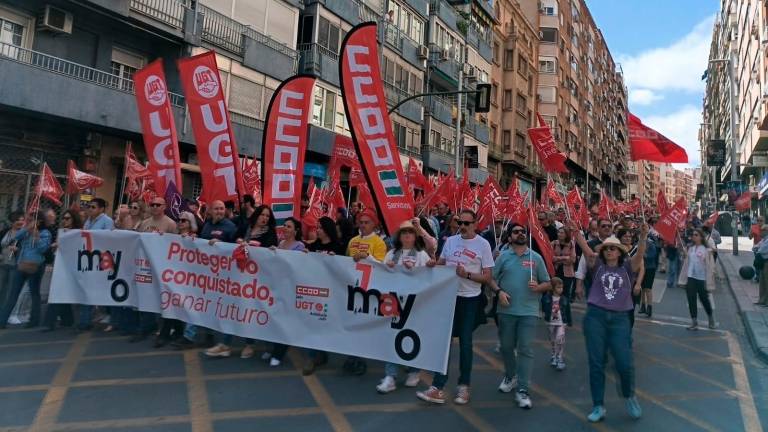 Manifestación del 1 de mayo del año pasado, a su paso por la Avenida de Madrid. / Diario JAÉN.