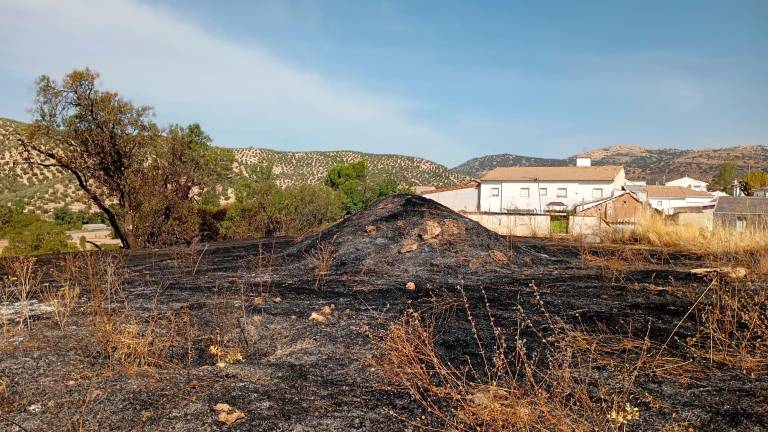 Sobresalto por un incendio de madrugada en Ribera Alta