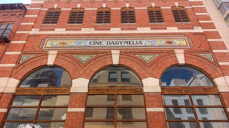 <i>Fachada del edificio del Teatro Darymelia. / Ayuntamiento de Jaén</i>