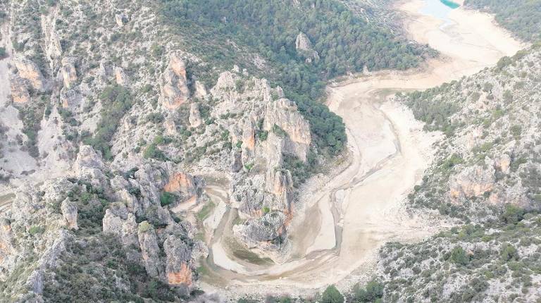 <i>El embalse del Quiebrajano afectado por una sequía. / Archivo Diario JAÉN.</i>