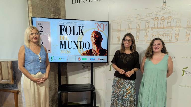 <i>María Espejo, África Colomo y Lola Torres presentando el cartel de la 39 edición del Folk del Mundo. / Ayuntamiento de Jaén.</i>