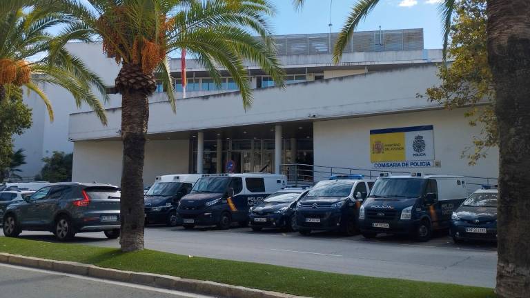 Cuatro detenidos en Huelva acusados de lesionar de gravedad a varios chicos en una discoteca