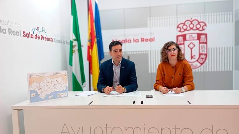 <i>El alcalde de Alcalá la Real, Marino Aguilera, y la edil de Desarrollo Económico e Industria, Ariadna Barea.</i>