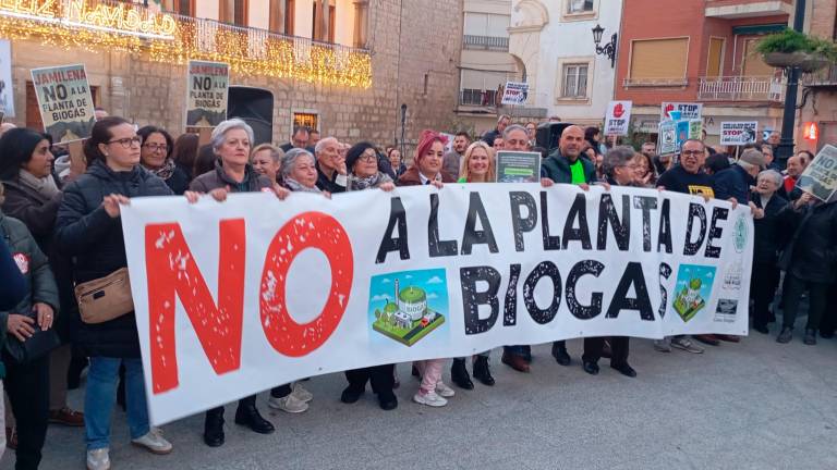 Concurrida concentración en Torredonjimeno contra la planta de biogás