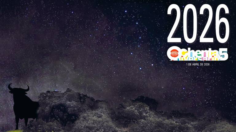 Portada del calendario, en Despeñaperros, donde está el único toro de Osborne de la provincia.