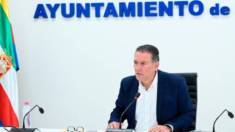 El alcalde de Linares gana 51.000 euros brutos anuales, 3.000 menos que en 2019