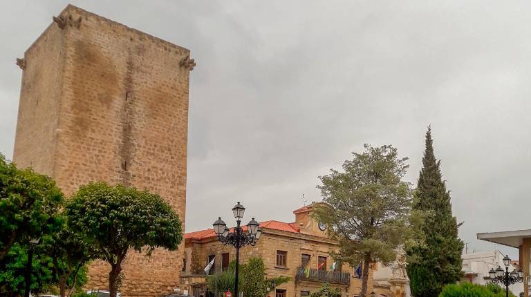 <i>Torre del Castillo de Mengíbar. / Diputación de Jaén.</i>