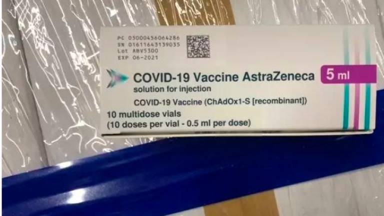 Sanidad y las CCAA acuerdan suspender la vacunación con AstraZeneca en los menores de 60 años