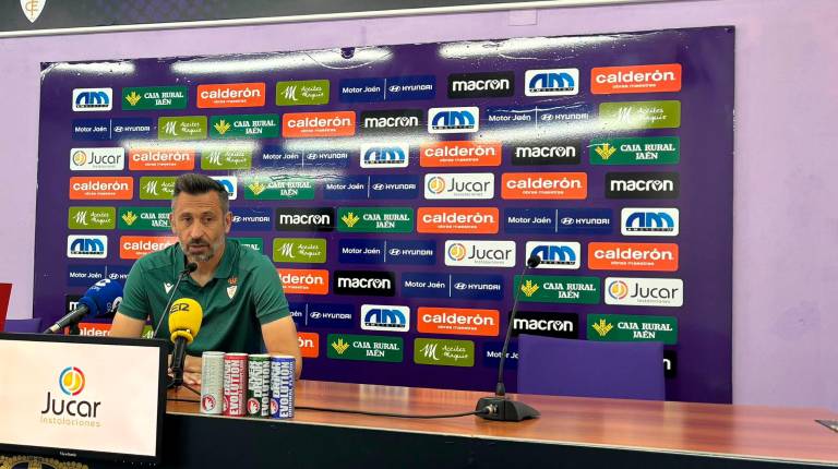 <i>Manuel Herrero, en la rueda de prensa previa. / Álex Gómez. / Diario JAÉN.</i>