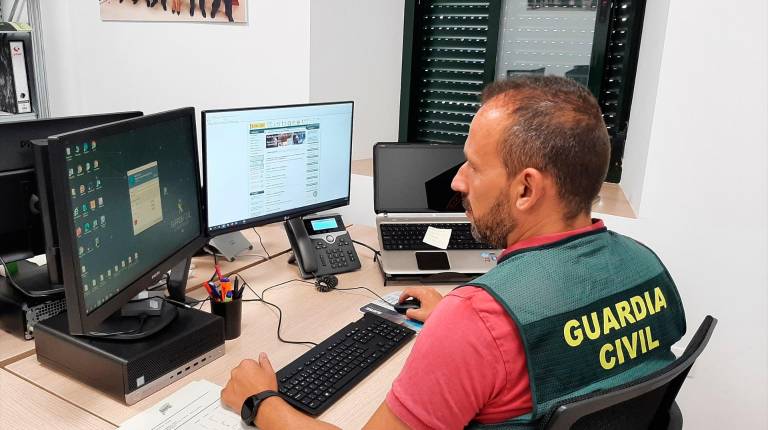<i>Agente de la Guardia Civil. / Guardia Civil. </i>