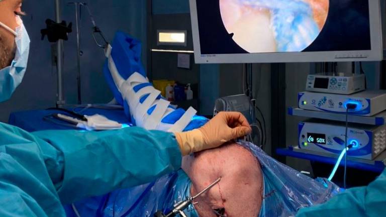 El Hospital de Úbeda incorpora una técnica quirúrgica para el tratamiento de roturas del manguito rotador