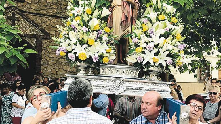 El venerado San Juan se deja querer por sus peñoliteros